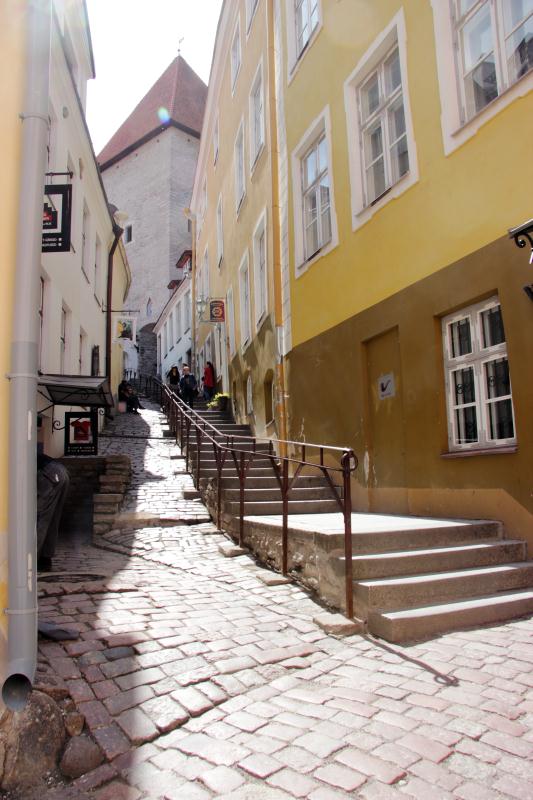 File:Tallinn_Lühike jalg2.jpg